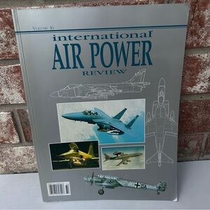 International Air Power Review  Volume 16 2005 Paperback 1880588838